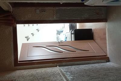 Apartament cu 2 camere semidecomandat în Plopeni