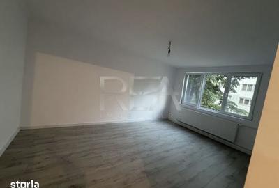 Apartament cu 3 camere decomandat în Drumul Taberei