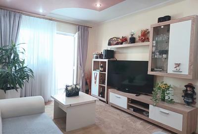 Apartament cu 3 camere decomandat, mobilat în Astra