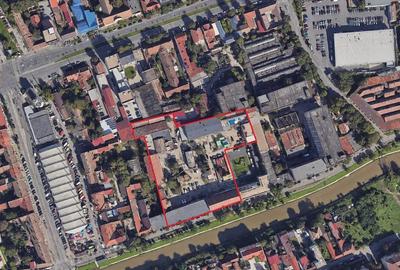 Teren de 12077 mp, în Central
