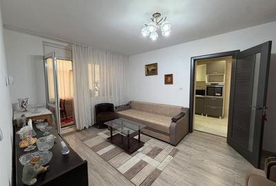 Apartament cu 2 camere semidecomandat în Podu Roș