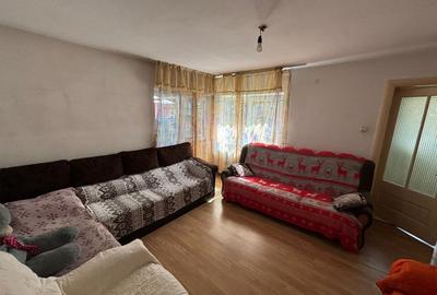 Casă cu 6 camere cu Teren 75 Mp în Central - 1