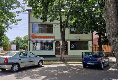 Spațiu comercial, de 900 mp, în Central - 4