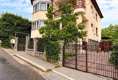 Casă cu 4 camere cu Teren 340 Mp în Ultracentral