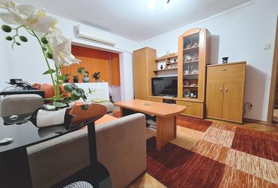 Apartament cu 2 camere semidecomandat, mobilat în Girocului