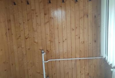 Casă cu 3 camere în Lipovei