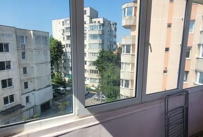 Apartament cu 2 camere decomandat în Pandurilor - 11