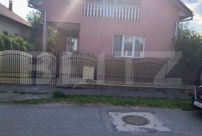 Casă individuală cu 4 camere cu Canalizare în Nord-Vest