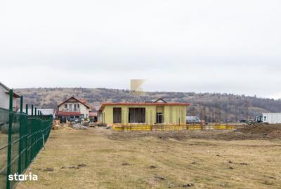 Casă cu 4 camere cu Teren 500 Mp în Central - 9