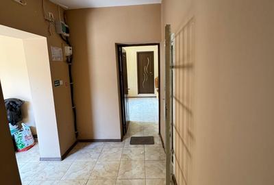 Casă cu 4 camere cu Teren 1065 Mp în Valu lui Traian - 11