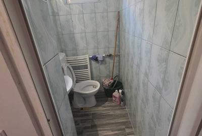 Garsonieră decomandată în Titan