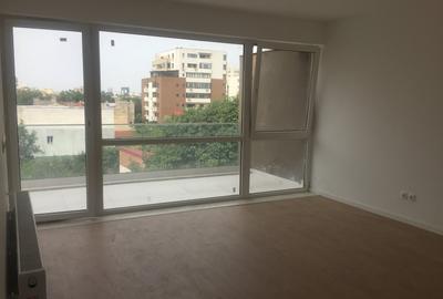 Birou, de 52 mp, în Calea Călărașilor