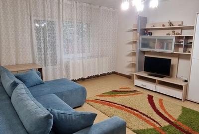 Apartament cu 3 camere decomandat în Micro 16