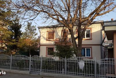 Casă cu 5 camere cu Teren 723 Mp în Central - 2