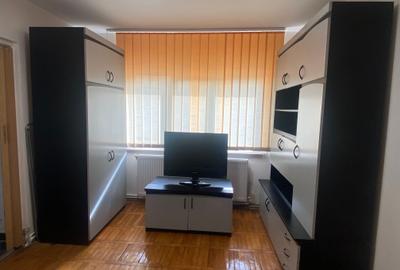 Garsonieră decomandată în Central - 7