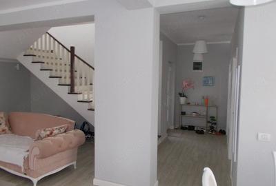 Casă cu 4 camere cu Teren 1190 Mp în Parța - 19