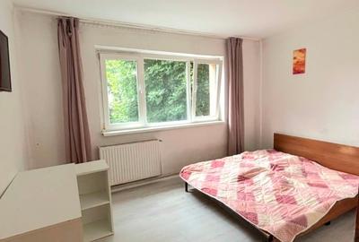 Apartament cu 3 camere decomandat în Prundu