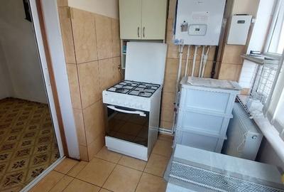 Apartament cu 2 camere decomandat în Far - 2