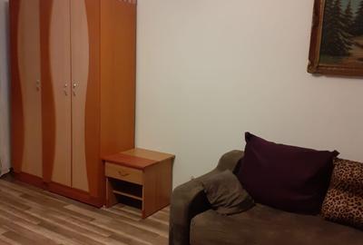 Garsonieră decomandată în Mioriței