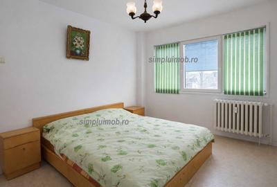 Apartament cu 3 camere decomandat, mobilat în Alexandru Obregia