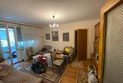 Apartament cu 3 camere semidecomandat în Vatra Luminoasă