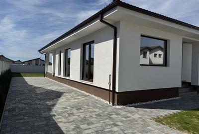 Casă cu 4 camere în Exterior Vest - 1