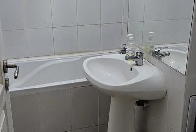 Apartament cu 2 camere semidecomandat în Teiul Doamnei
