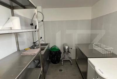 Spațiu comercial, de 200 mp, în Central - 7