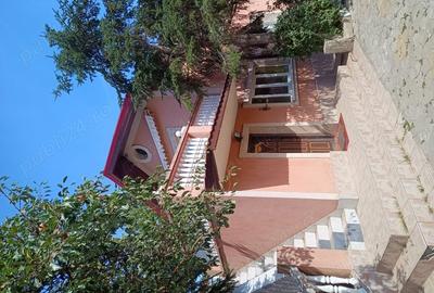 Casă cu 5 camere cu Teren 1000 Mp în Postăvari