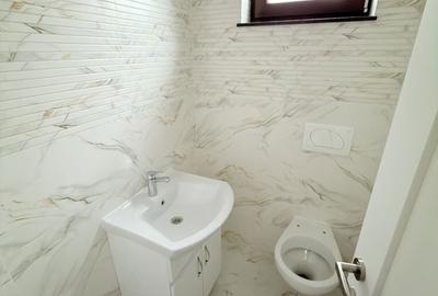 Casă cu 3 camere cu Teren 300 Mp în Central - 2