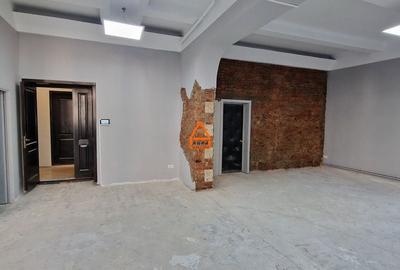 Spațiu comercial, de 26 mp, în Central