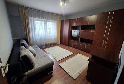 Garsonieră decomandată în Rogerius