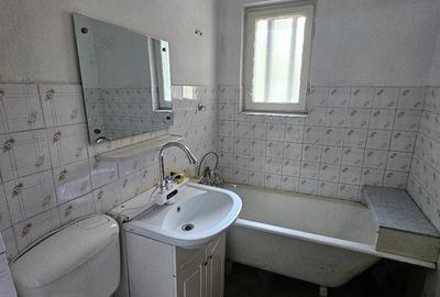 Apartament cu 2 camere decomandat în Sud