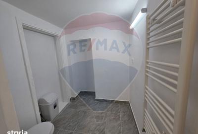 Spațiu comercial, de 80 mp, în Central - 3