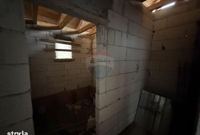 Casă cu 4 camere cu Teren 446 Mp în Răcoasa - 12