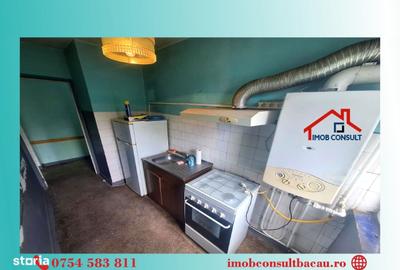 Apartament cu 3 camere semidecomandat în Banca Națională