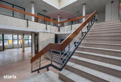 Spațiu comercial, de 1,048 mp, în Ultracentral - 7