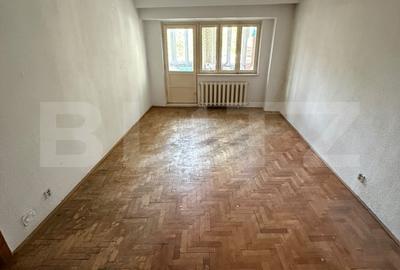 Apartament cu 3 camere decomandat în Independenței