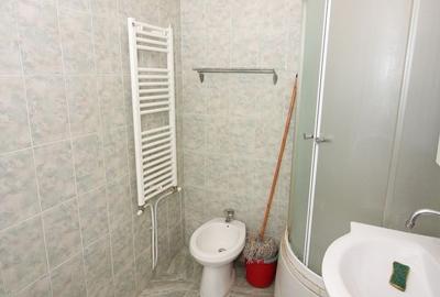 Apartament cu 2 camere decomandat în Energiei