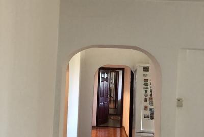 Apartament cu 3 camere decomandat în Central - 2