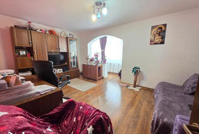 Apartament cu 3 camere decomandat în Central - 2