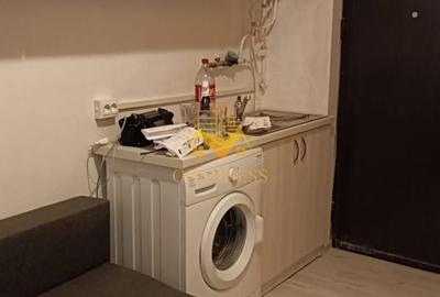 Garsonieră decomandată, mobilată în Iris
