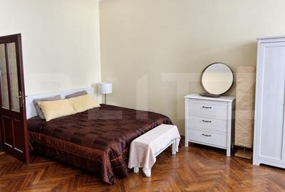 Apartament cu 2 camere decomandat, mobilat în Central