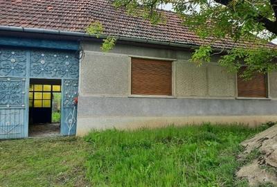 Casă cu 3 camere în Duleu