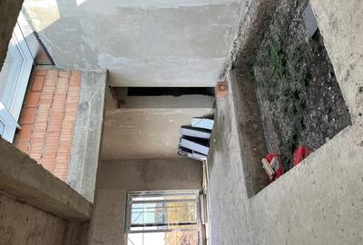 Casă cu 4 camere cu Canalizare în Torontalului