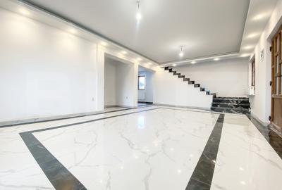 Casă cu 5 camere cu Teren 300 Mp în Câmpenești - 1