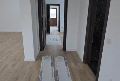 Casă cu 4 camere cu Teren 600 Mp în Bradu - 1
