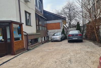 Apartament cu 3 camere semidecomandat în Jiului - 14