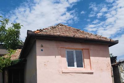 Casă cu 2 camere în Central