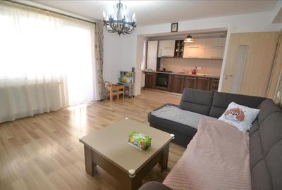 Apartament cu 3 camere decomandat în Tractorul - 2